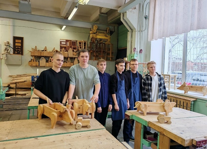 профессиональные пробы по профессии плотника в Зеленогорском техникуме промышленных технологий и сервиса
