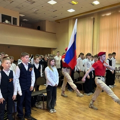 Торжественная линейка, посвященная Дню Победы