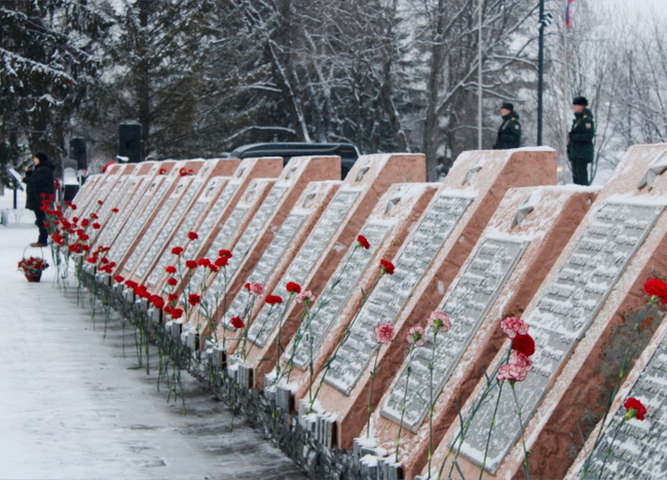 Пока горит вечный огонь